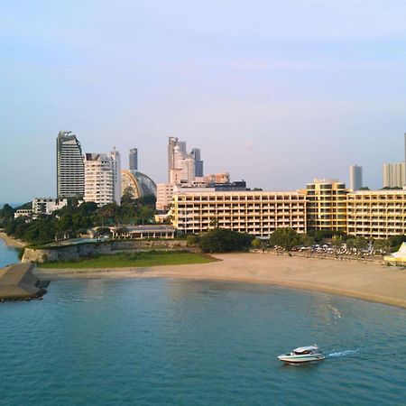 Dusit Thani Pattaya Εξωτερικό φωτογραφία Pattaya skyline