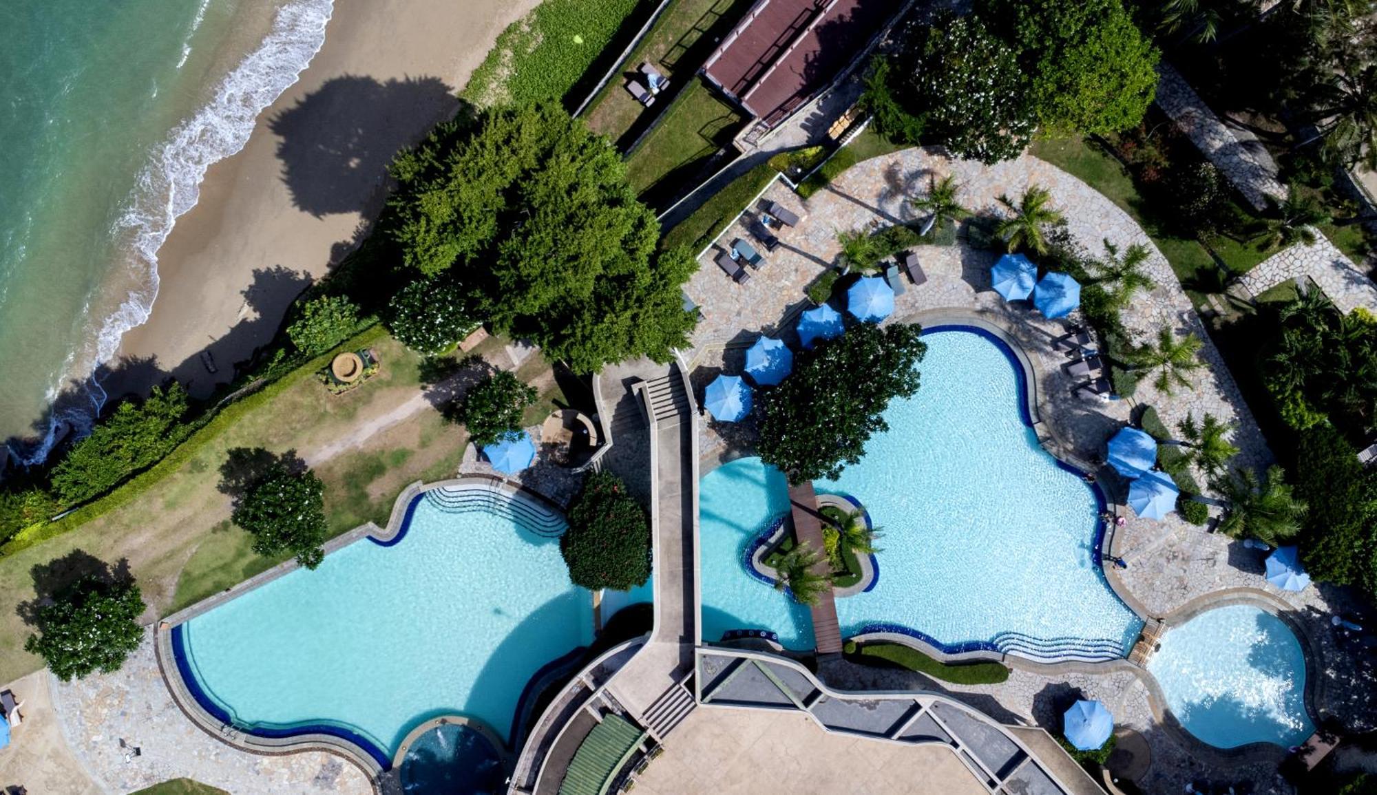 Dusit Thani Pattaya Εξωτερικό φωτογραφία Aerial view of the pool